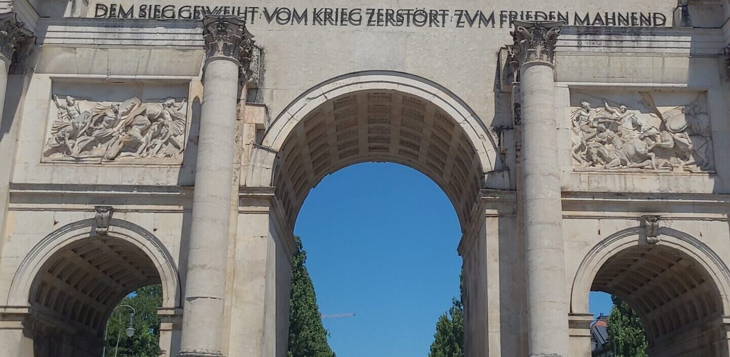 Das Siegestor Schwabing copyright UndAny